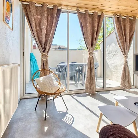 La Terrasse De Georges, Climatise. *